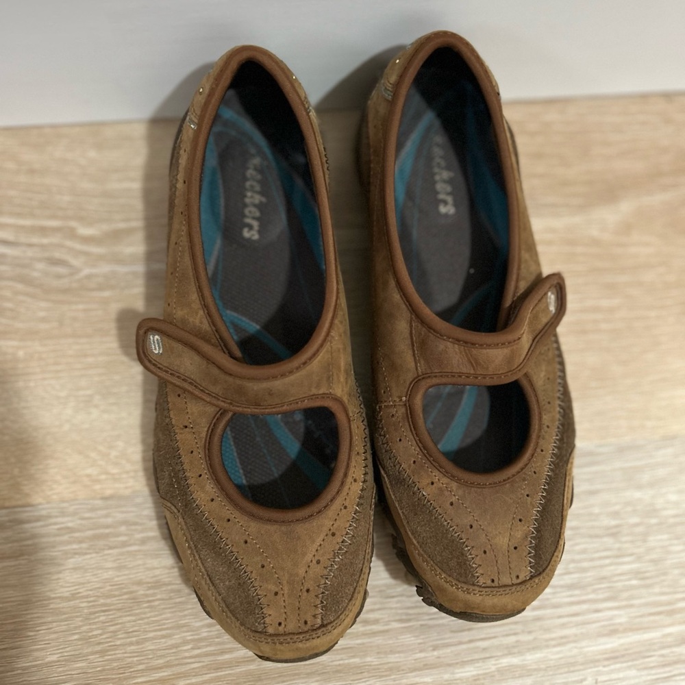 Sketchers Brown Suede Mary Jane Slip On Shoes Women’s Size 7.5 Adjustable Strap - Picture 2 of 11